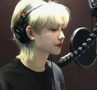 🎙 emoji lee felix Telegram sticker 16 of 72