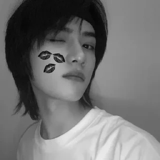 Sticker from glow @BEOMWWZE