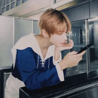 🌟 emoji Kan taehyung Telegram sticker 15 of 30