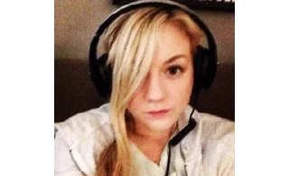 🌟 emoji Emily Kinney/Beth Greene Telegram sticker 4 of 112