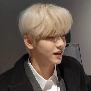 🐰 emoji 🐰 . . SOOBIN @WAR1HLP Telegram sticker 13 of 35