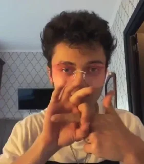 🤭 emoji любимые мужья Telegram sticker 21 of 29