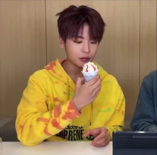 Sticker from yechan @yeonjununnie