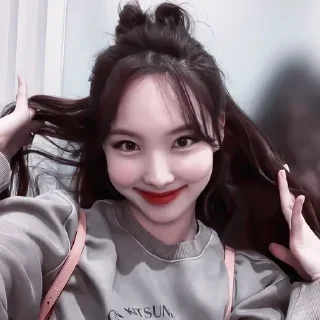 Sticker from nayeon``♡ fr; @lomicor.