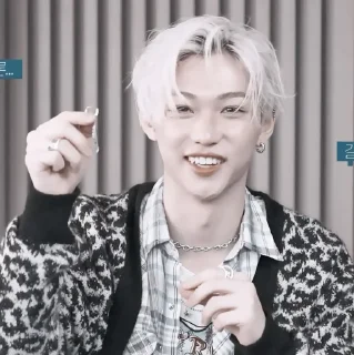 Sticker from #𝐈𝐧𝐓𝐡𝐞𝐒𝐡𝐨𝐰𝐓𝐨𝐝𝐚𝐲: felix ;: by @paradismaudit