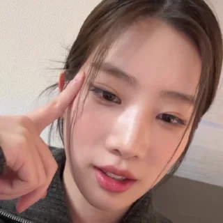 🗞 emoji # kim lip ' @sw5uf ❗️ Telegram sticker 15 of 40
