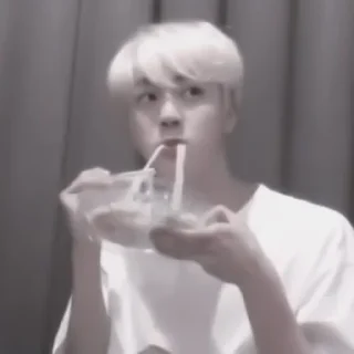 🕧 emoji #𝐦𝐨𝐨𝐝: yoonjin ;: by @paradismaudit Telegram sticker 18 of 40