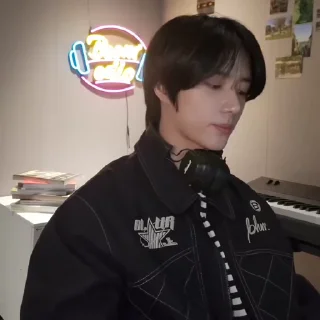🎶 emoji music gyu @beomwwze Telegram sticker 10 of 39