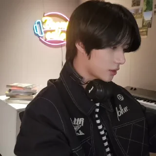 🎶 emoji music gyu @beomwwze Telegram sticker 6 of 39