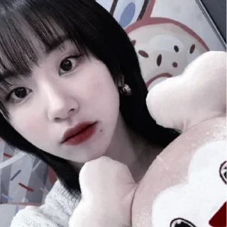 🍓 emoji chaeyoung by @leeiwes Telegram sticker 10 of 25