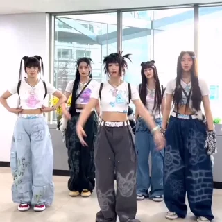 👯‍♀ emoji new jeans ‼️ @MSP1X Telegram sticker 21 of 30