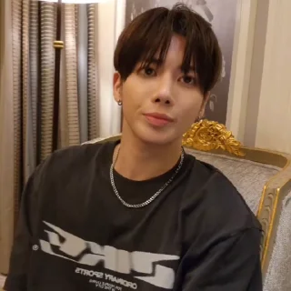 Sticker from taehyun @seawzn