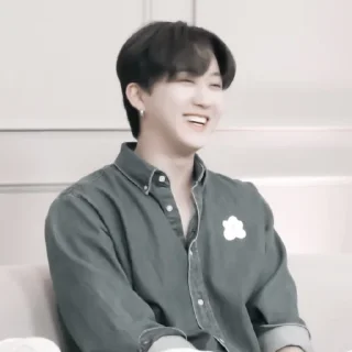 🏷 emoji #𝐈𝐧𝐓𝐡𝐞𝐒𝐡𝐨𝐰𝐓𝐨𝐝𝐚𝐲: jeongbin ;: by @paradismaudit Telegram sticker 15 of 40