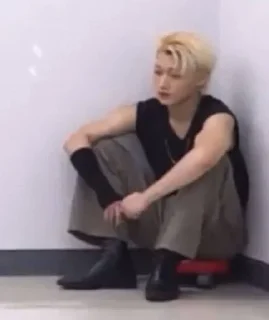 😭 emoji вера любит эйтиз☁︎ Telegram sticker 7 of 71