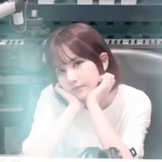 🐦 emoji ✦ 🐦 Eunha :: @tinyjstay Telegram sticker 7 of 30