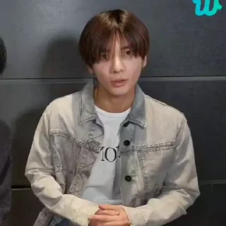 Sticker from taehyun @seawzn
