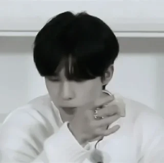 🥢 emoji ᙭ёዛℊӝนĤ ӫŢ :   @kpop_ugolok.   . Telegram sticker 2 of 30