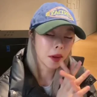 Sticker from wheein @checkmatesticks