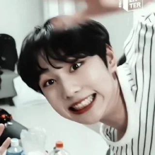 📻 emoji #jungwon meme «📻 by @lumicore_present Telegram sticker 8 of 45