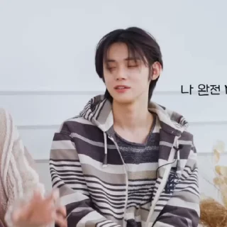 © emoji yeonbin ' @SWL1R Telegram sticker 3 of 30