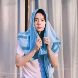🧖‍♀ emoji Wang Yibo 💚 Telegram sticker 8 of 41