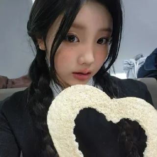 🤩 emoji Wonhee @TgEmodziBot Telegram sticker 3 of 10