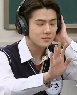 🤫 emoji кек-поп Telegram sticker 14 of 39