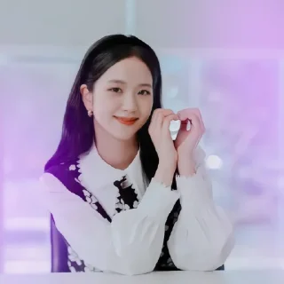 Sticker from ⋆Jisoo→ @chaenniex ּ   ᜔ ܳ
