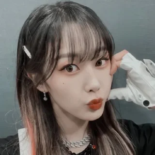 Sticker from ⋆ 𝙂𝙞𝙨𝙚𝙡𝙡𝙚 → @chaenniex ּ   ᜔ ܳ