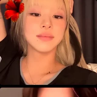 🔋 emoji 🔋 # Chaeyoung by @soohwe_help Telegram sticker 17 of 29