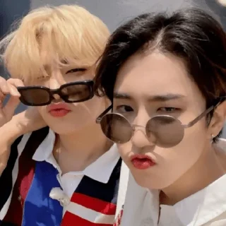 😗 emoji бабушка ЙЕННИ Telegram sticker 17 of 49