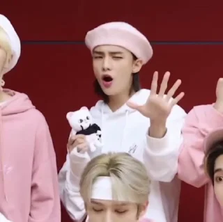🐾 emoji hyunjin 143 @ARA2VH Telegram sticker 24 of 29