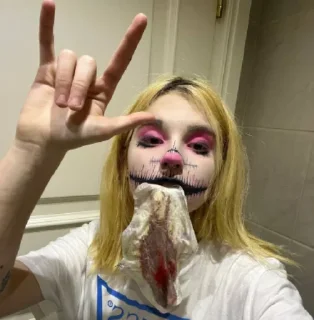 🤟 emoji Да кто такой этот @kynik? Telegram sticker 8 of 98