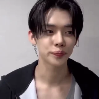 ❓ emoji @drmoaxt   -   yeonjun ៸ ❓ Telegram sticker 19 of 35