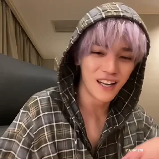 👨‍🍼 emoji Taeyong ⤷ @nctmisfitstk Telegram sticker 24 of 50