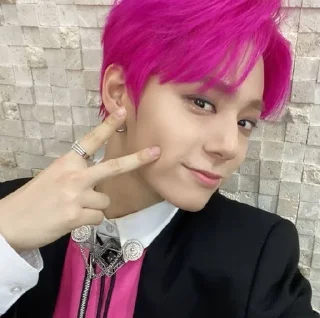 🌸 emoji Oneus Telegram sticker 1 of 92