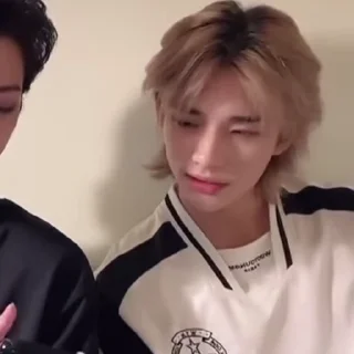 💱 emoji hyunjin tt live @vrsarchive Telegram sticker 19 of 35