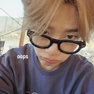 🧄 emoji hyunin @VISIONSTICKS Telegram sticker 19 of 25