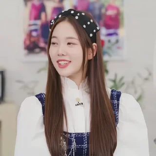 🦢 emoji ;Soojin " Lee Soojin ›by @saoxined Telegram sticker 13 of 30