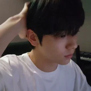 Sticker from soobin @h7pm0a