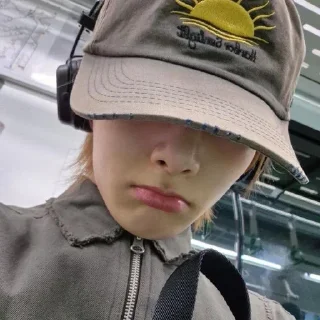🧄 emoji hyunin @VISIONSTICKS Telegram sticker 24 of 25