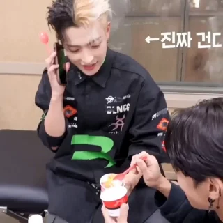 🥯 emoji hongjoong @ateezst Telegram sticker 23 of 50