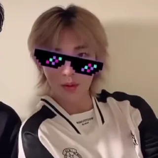 💱 emoji hyunjin tt live @vrsarchive Telegram sticker 1 of 35