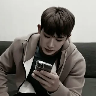 🥠 emoji #𝐦𝐨𝐨𝐝: wonho ;: by @paradismaudit Telegram sticker 8 of 40
