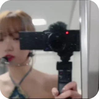 🎸 emoji Chaewon @mum_yuqi00 Telegram sticker 6 of 30