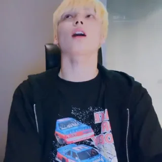 🏍 emoji HUENING KAI @SRRQ1 Telegram sticker 14 of 40