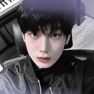 Sticker from ` 𝘀𝘂𝗻𝗼𝗼 𝗯𝘆 @codsforam0