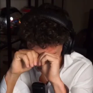 😭 emoji канады не существует Telegram sticker 2 of 111