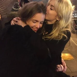 💌 Evi and Naomi, Telegram sticker 16 of 17