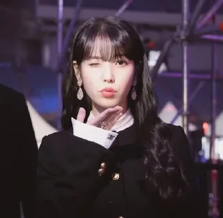 😘 emoji 🌷IU🌷 Telegram sticker 20 of 66